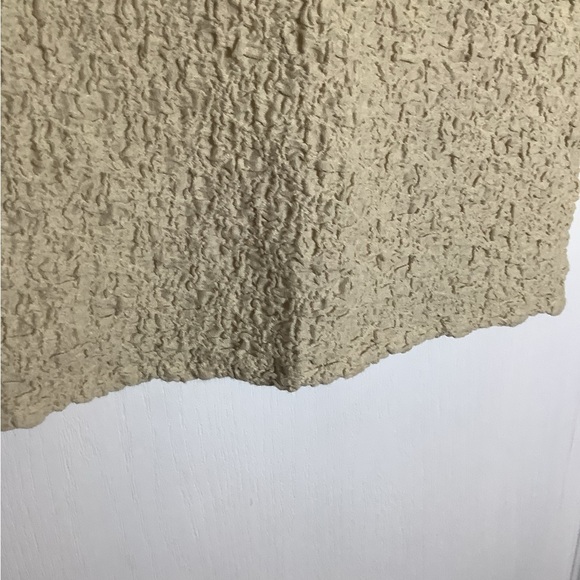 Uniqlo crinkle texture short sleeve top - Picture 4 of 9